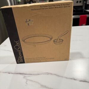 The Pampered Chef Tart/Quiche Pan with Fluting Tool #1543